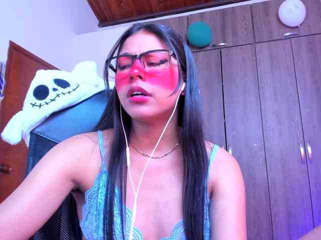 ALYSSON18 webcam