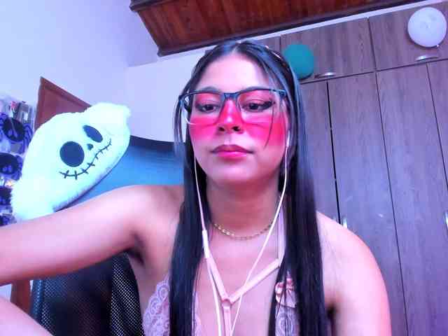 ALYSSON18 webcam