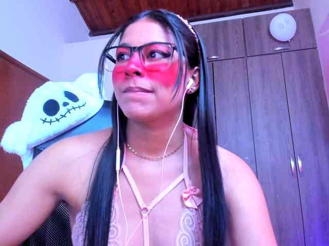 ALYSSON18 webcam