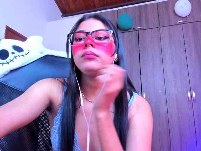 ALYSSON18 webcam