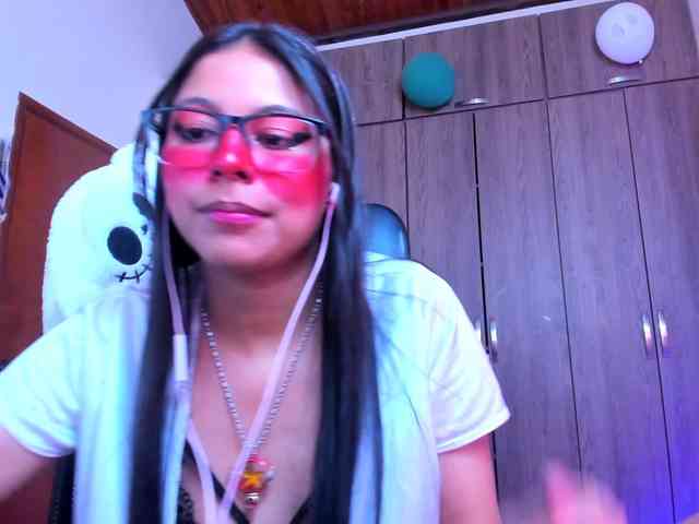 ALYSSON18 webcam