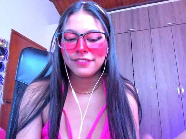 ALYSSON18 webcam