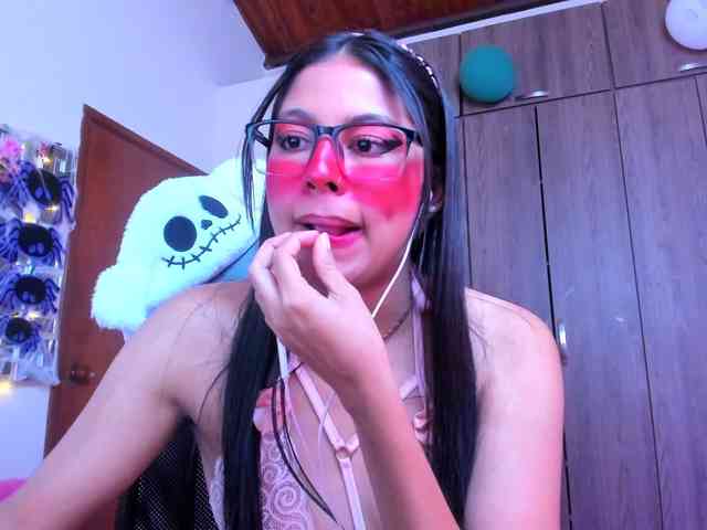 ALYSSON18 webcam