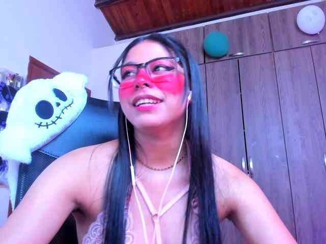 ALYSSON18 webcam