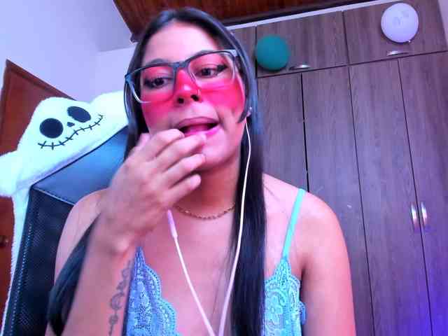 ALYSSON18 webcam