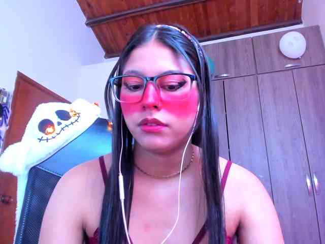 ALYSSON18 webcam