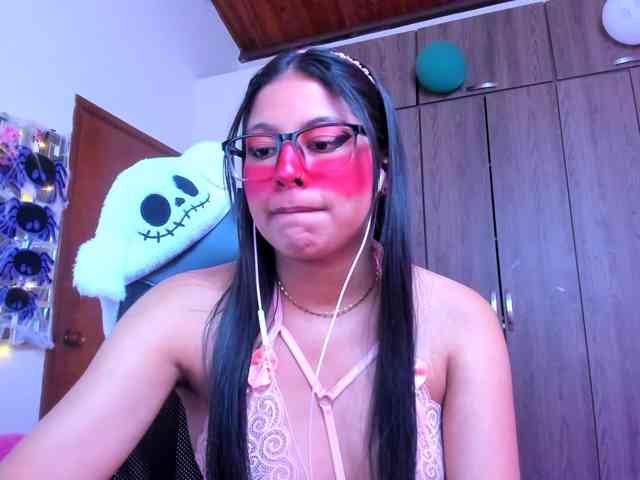 ALYSSON18 webcam