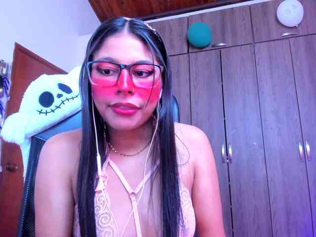 ALYSSON18 webcam