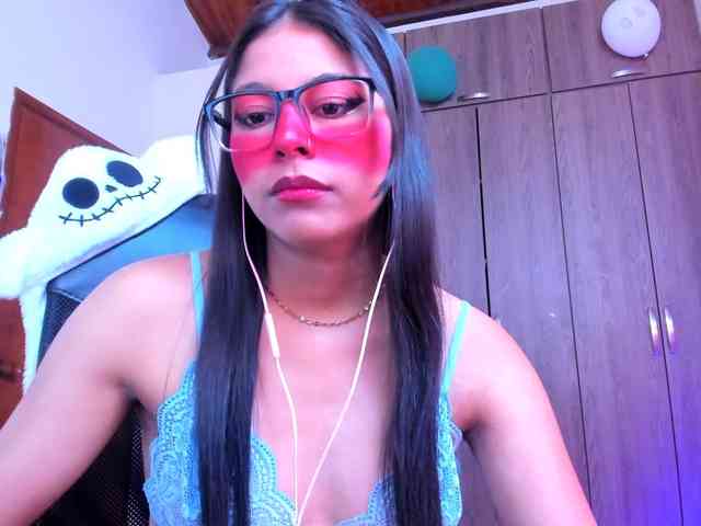 ALYSSON18 webcam