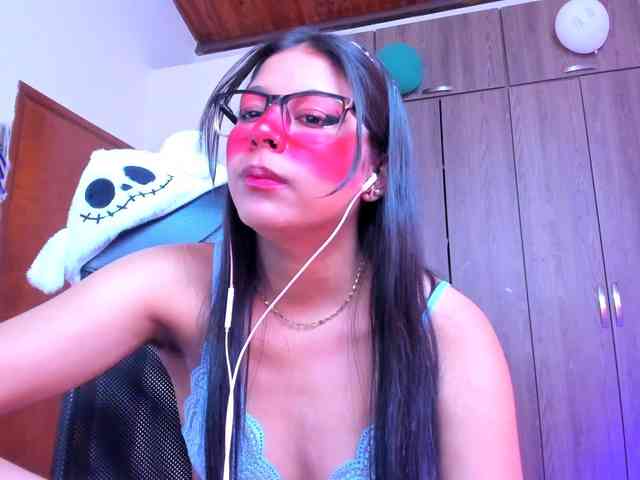 ALYSSON18 webcam