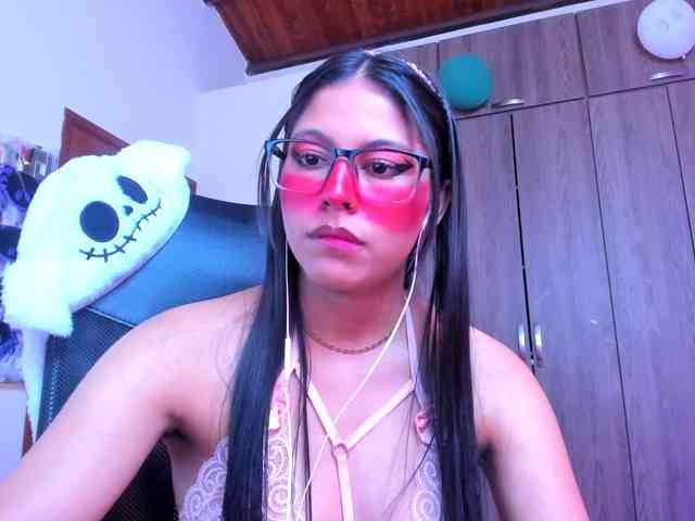 ALYSSON18 webcam