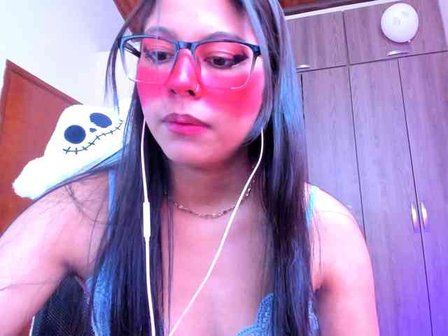 ALYSSON18 webcam