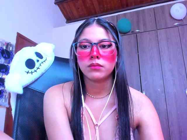 ALYSSON18 webcam