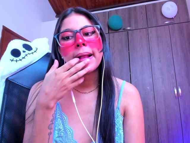 ALYSSON18 webcam