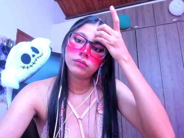 ALYSSON18 webcam