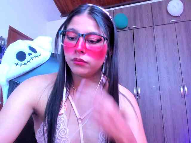 ALYSSON18 webcam