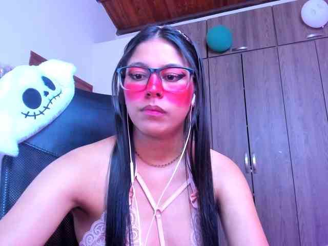 ALYSSON18 webcam