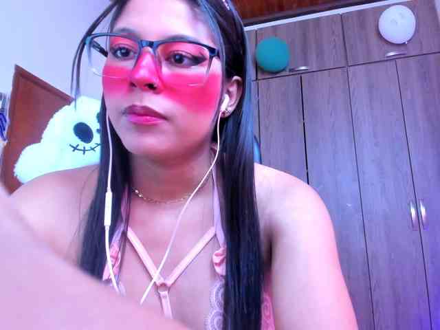 ALYSSON18 webcam