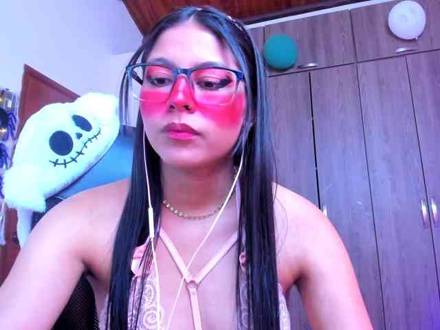 ALYSSON18 webcam
