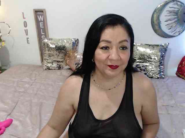 Lady-mature webcam