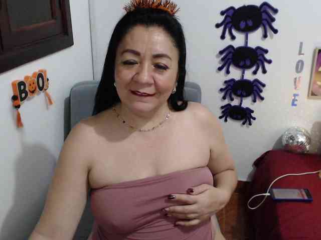 Lady-mature webcam