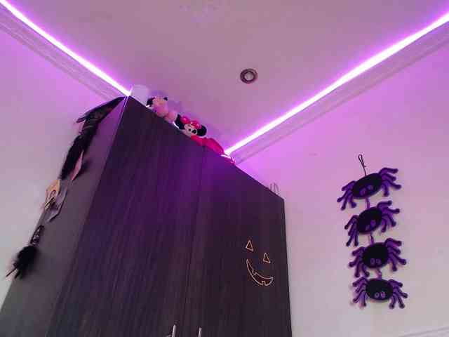 emma-hoot1 webcam