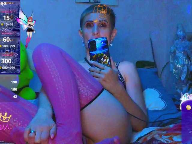 Gratis Live Sexcam mit N-I-M-F-O-M-A-N-K-A N-I-M-F-O-M-A-N-K-A