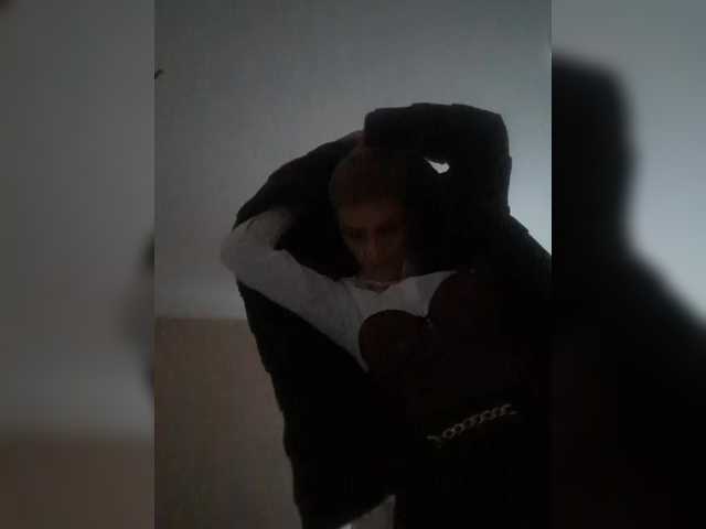 Vai a chattare su N-I-M-F-O-M-A-N-K-A N-I-M-F-O-M-A-N-K-A