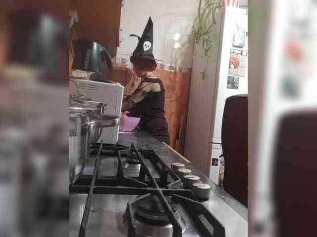 N-I-M-F-O-M-A-N-K-A webcam