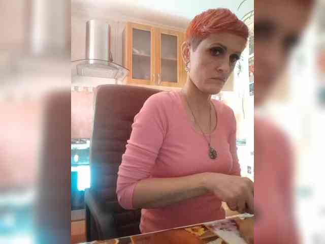 N-I-M-F-O-M-A-N-K-A webcam