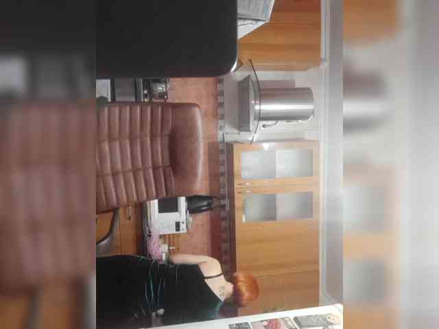 N-I-M-F-O-M-A-N-K-A webcam