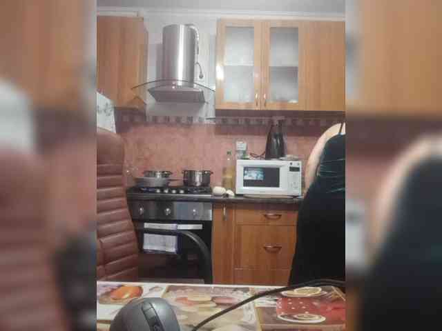 N-I-M-F-O-M-A-N-K-A webcam