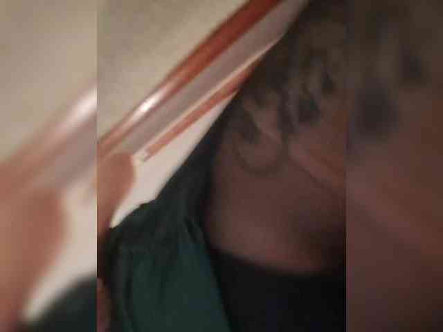 N-I-M-F-O-M-A-N-K-A webcam