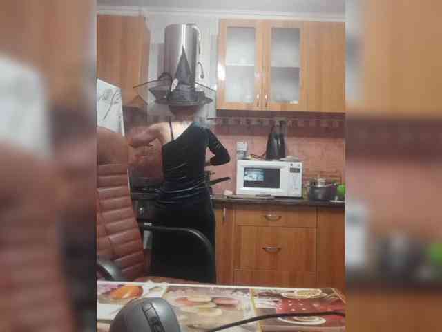 N-I-M-F-O-M-A-N-K-A webcam