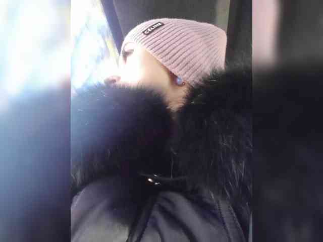 N-I-M-F-O-M-A-N-K-A webcam