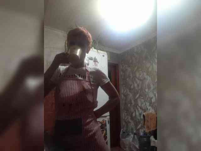 N-I-M-F-O-M-A-N-K-A webcam