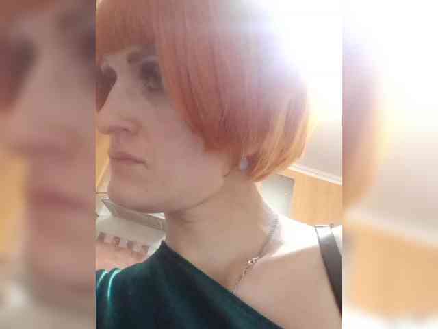 N-I-M-F-O-M-A-N-K-A webcam