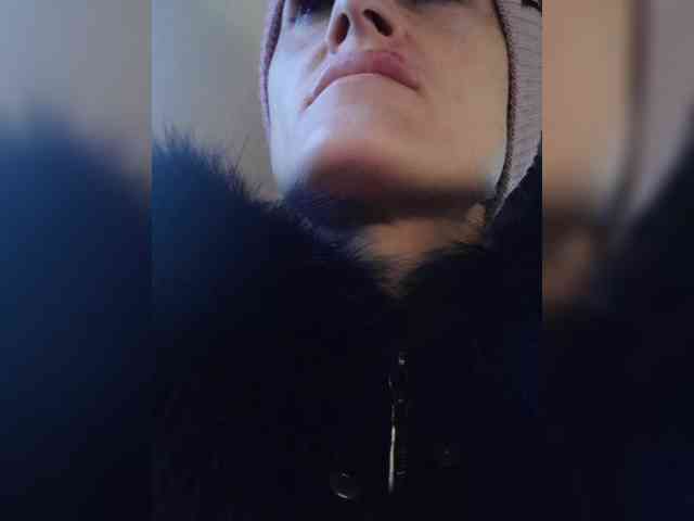 N-I-M-F-O-M-A-N-K-A webcam