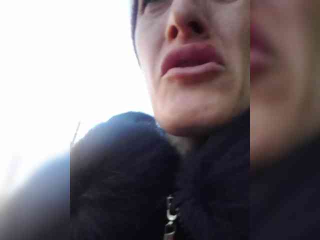 N-I-M-F-O-M-A-N-K-A webcam