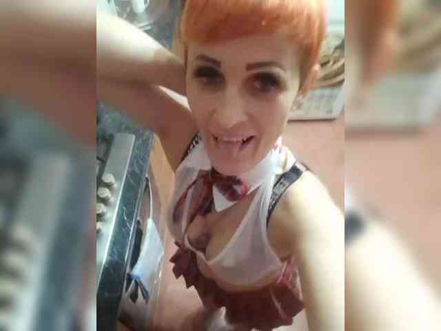 N-I-M-F-O-M-A-N-K-A webcam