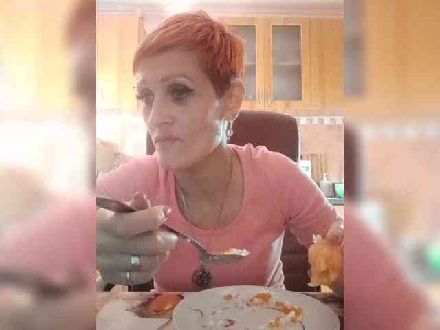 N-I-M-F-O-M-A-N-K-A webcam