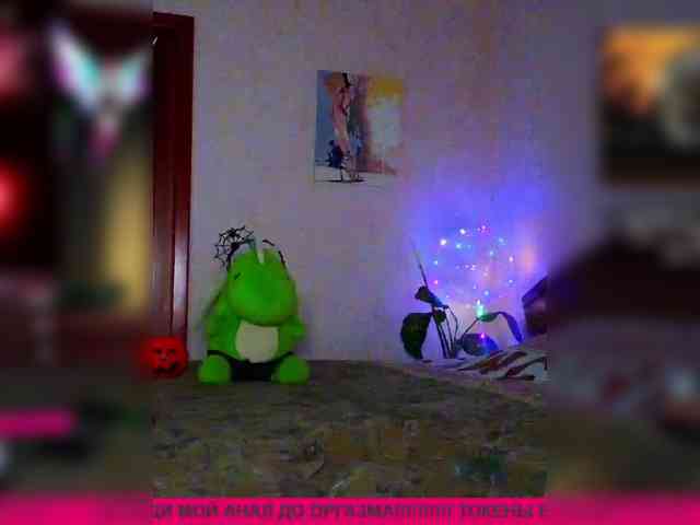 N-I-M-F-O-M-A-N-K-A webcam