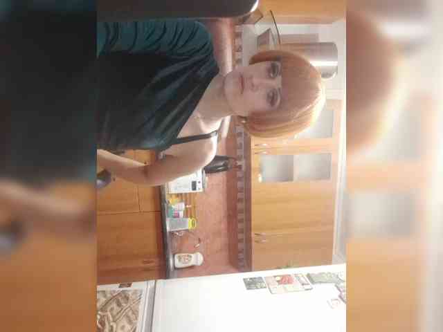 N-I-M-F-O-M-A-N-K-A webcam