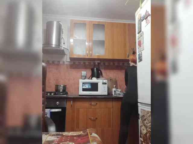 N-I-M-F-O-M-A-N-K-A webcam