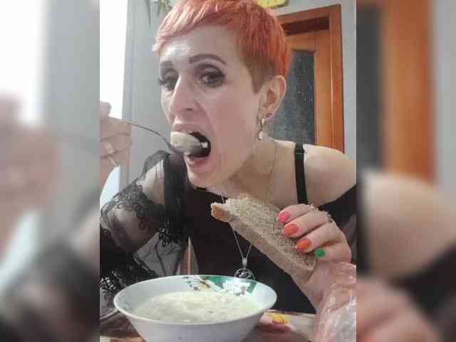 N-I-M-F-O-M-A-N-K-A webcam