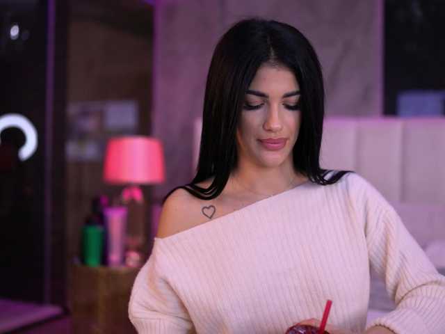 Accedi alla chat con il nickname RaisaKali RaisaKali