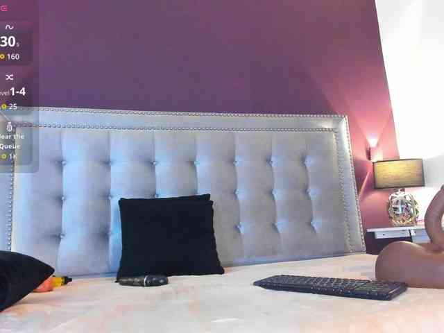 IssyRosse webcam