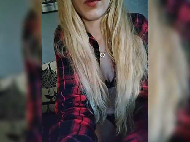 SexyBlondVlk webcam