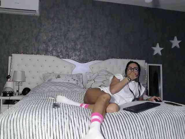 PinkNicolle webcam