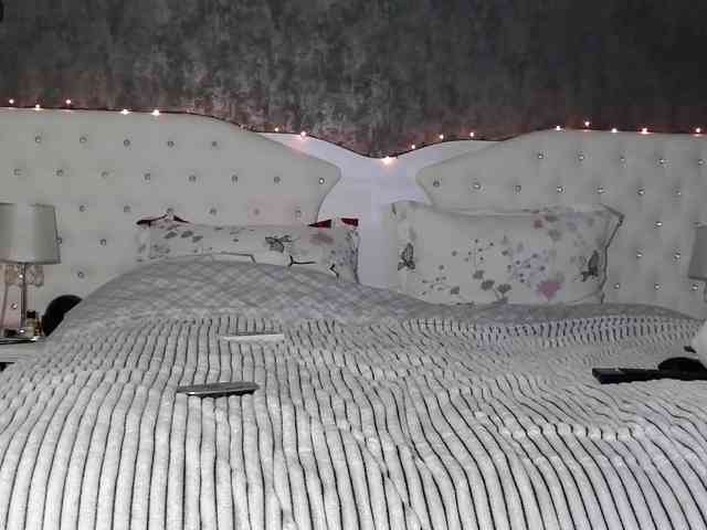 PinkNicolle webcam
